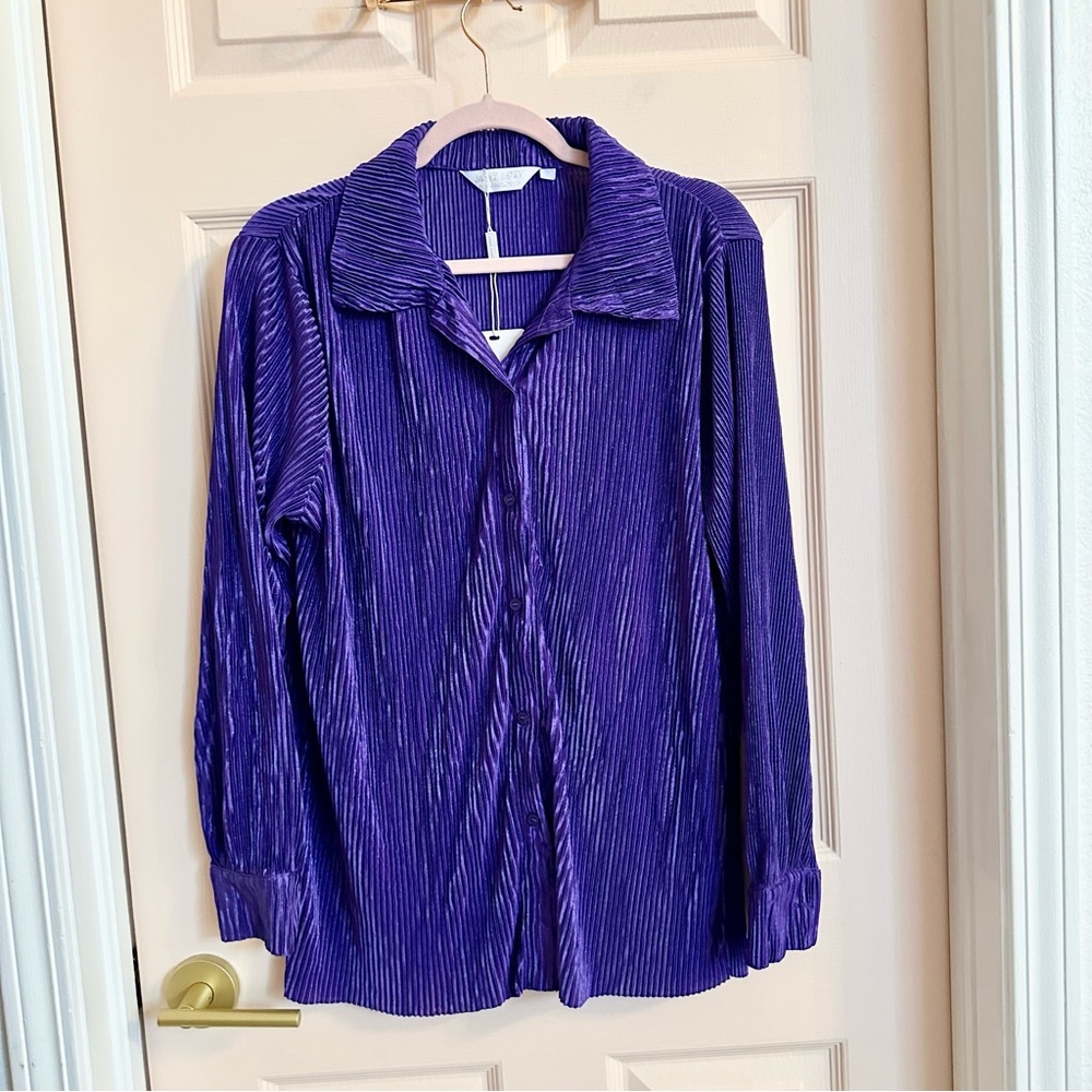$5 SALE NWT Purple Muy Muy button‎ up